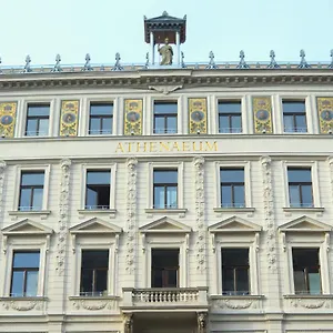 Maverick Athenaeum Ostello